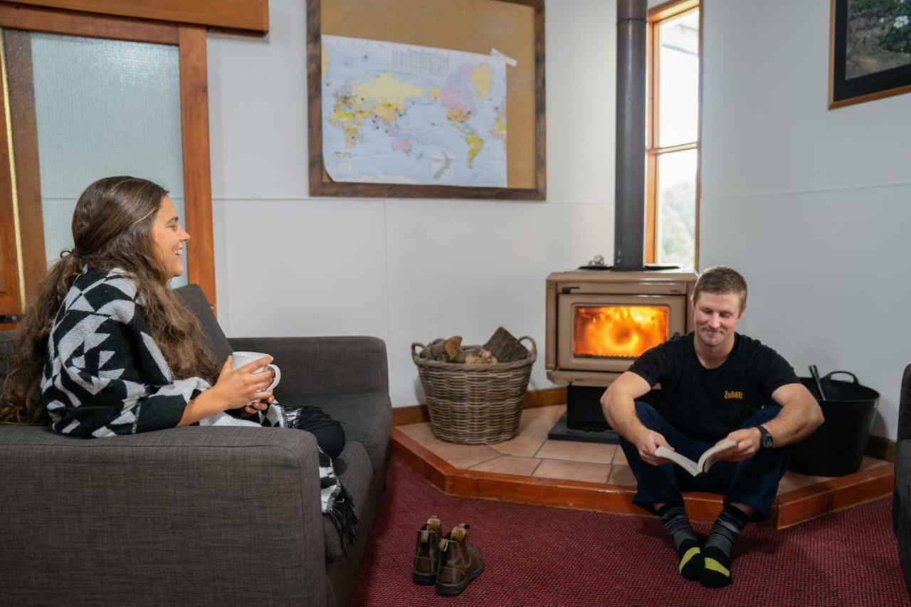 Lone Moose Backpackers Hostel Te Anau Ngoại thất bức ảnh